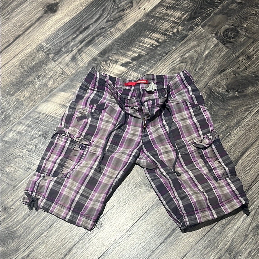 UNIONBAY Y2K Women's Purple and Gray Plaid Cargo Shorts